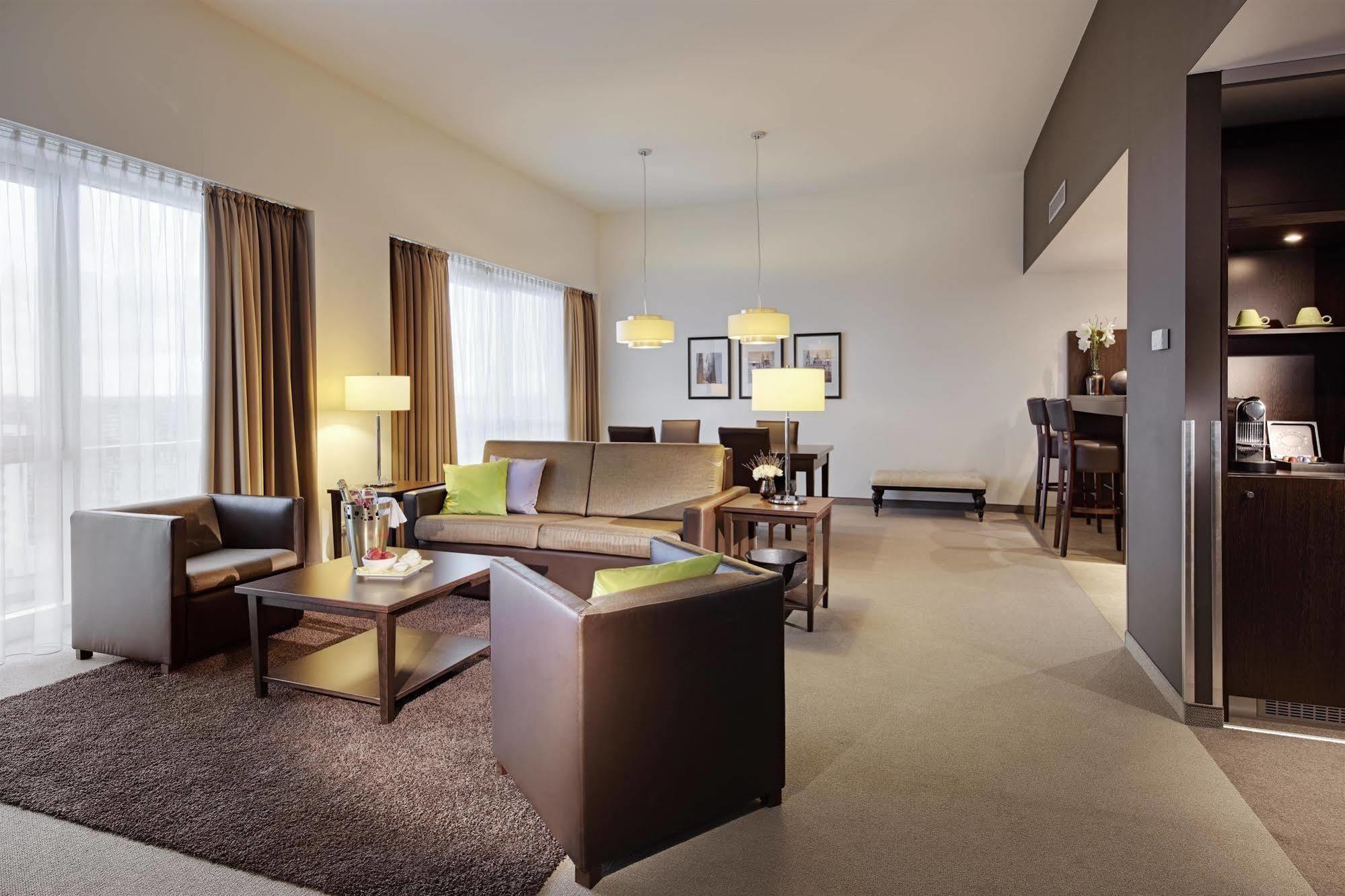 Lindner Wtc Hotel&city Lounge 4*
